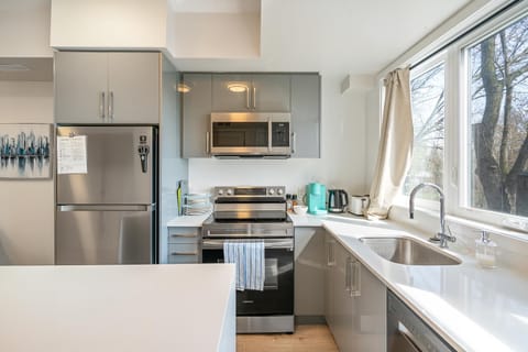 Kitchen or kitchenette, dishwasher, minibar, pet friendly, stove, toaster