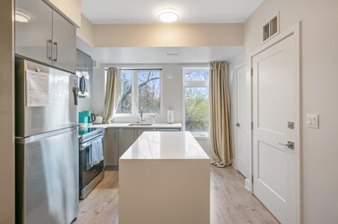 Kitchen or kitchenette, dishwasher, minibar, pet friendly, stove