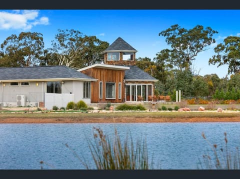 Property building, Garden, Garden view, Lake view