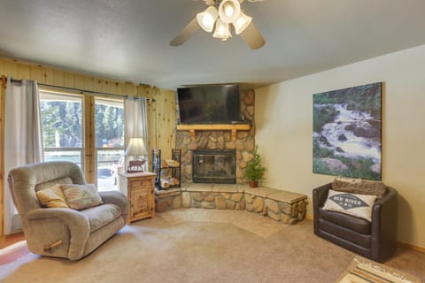 Stunning Red River Retreat Next to Ski Lift! Condo in Red River
