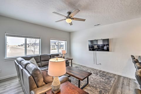 Nampa Townhome about 18 Mi to Downtown Boise! Casa in Nampa