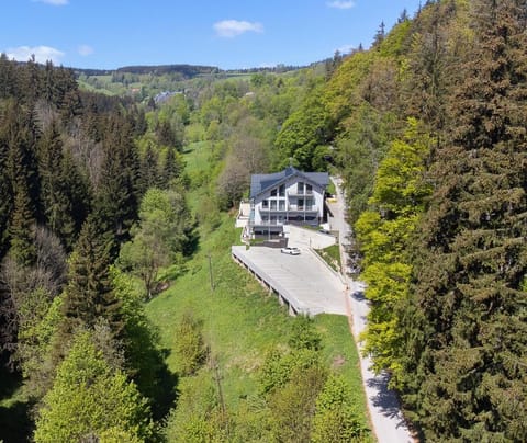 Property building, Day, Natural landscape, Bird's eye view, Mountain view