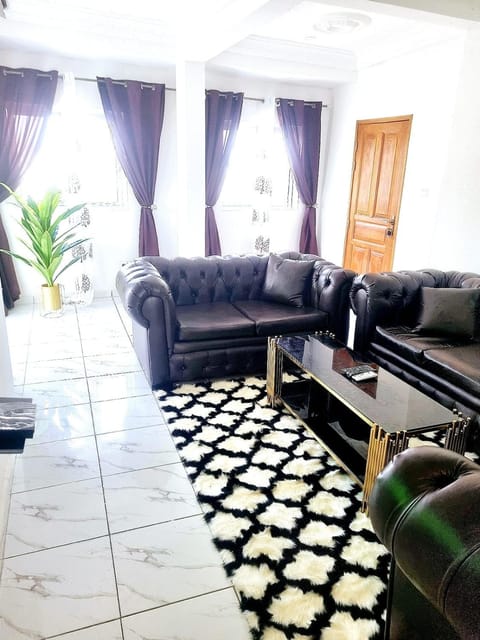 Résidence Sighaka - Suite Royale - WiFi, Gardien, Parking Eigentumswohnung in Douala