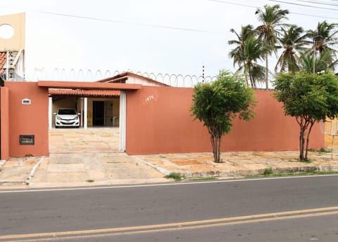 Facade/entrance, Parking