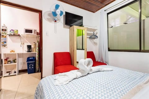 Private bedroom 10 minutes from the SJO airport Condominio in Alajuela