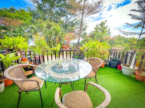 Spacious Vacation House in Tagaytay with Pool House in Tagaytay