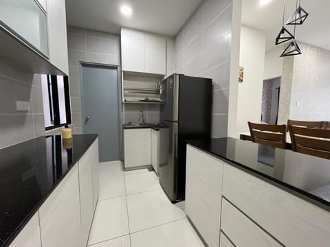 Airbnb Homestay P Residence Condominio in Kuching