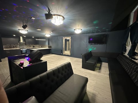 City CTR DJ party apartment - ibiza suite Apartment in Liverpool