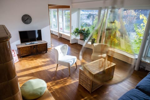Communal lounge/ TV room, Living room, Seating area, Bedroom