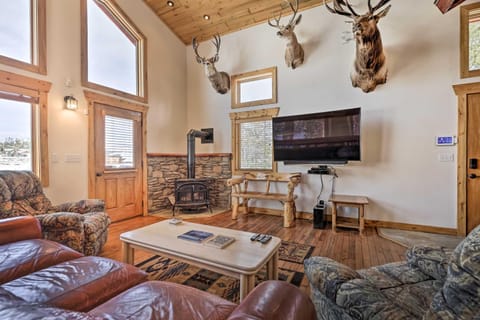 Cozy Grand Lake Home with Views and Gas Grill! House in Rocky Mountain National Park