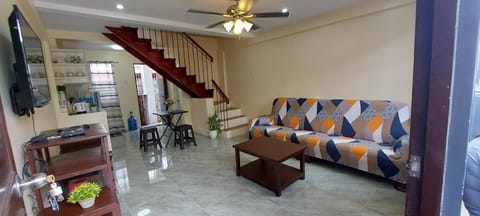 Affordable Home stay with 3 bedroom near CCLEX House in Lapu-Lapu City