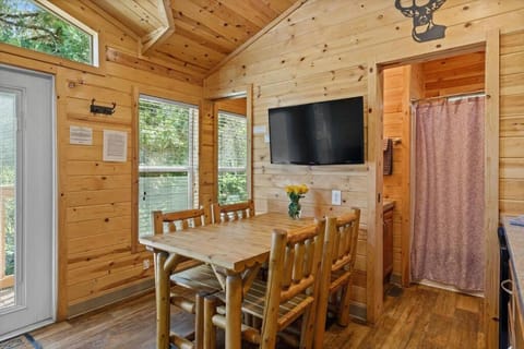 Adorable little cabin #21 House in Kernville