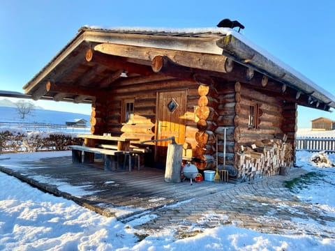 Property building, Day, Natural landscape, Winter, Mountain view