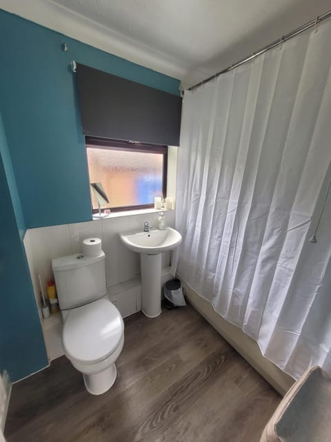 Lovely City Studio near Station. Off Road Parking. Apartment in Norwich