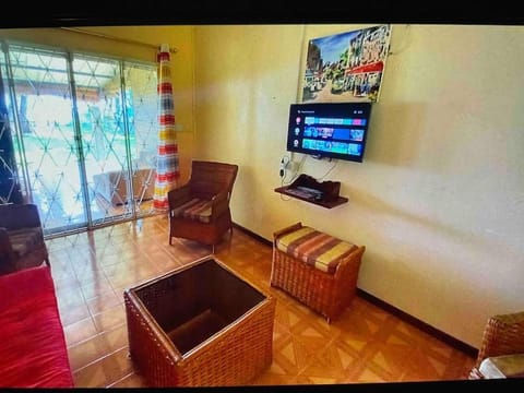 Communal lounge/ TV room, TV and multimedia, Living room, Seating area, Evening entertainment