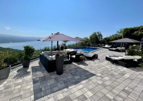 Natural landscape, Seating area, City view, Mountain view, Sea view, Swimming pool