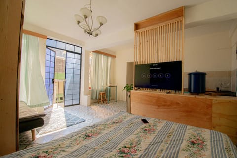 TV and multimedia, Photo of the whole room, Bedroom