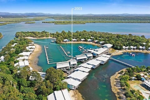 Spacious Waterfront Apartment Couran Cove Eigentumswohnung in South Stradbroke