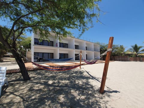 Las Hamacas Hotel in Canoas de Punta Sal