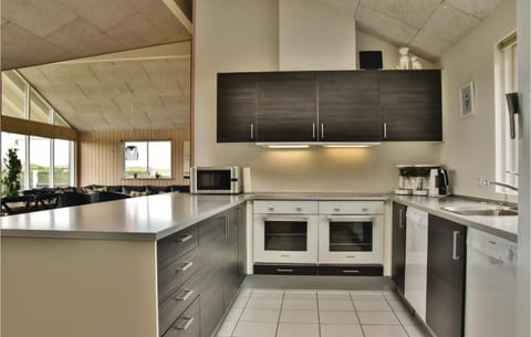 Stunning Home In Ringkbing With House A Panoramic View Casa in Søndervig