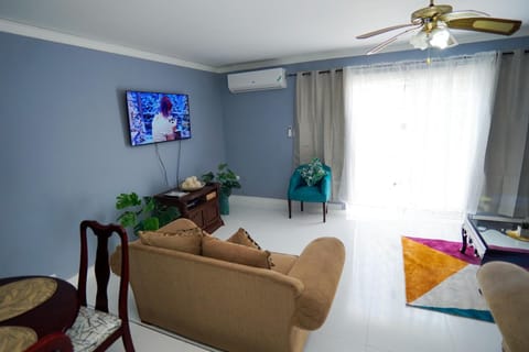 Lola's Tropical Oasis Apartment in Montego Bay