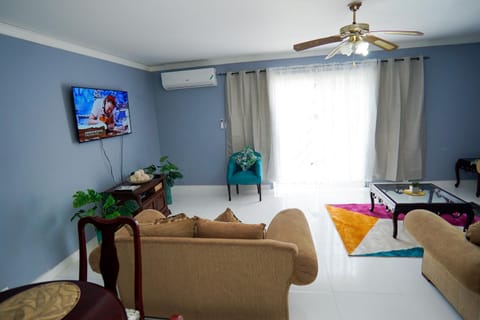 Lola's Tropical Oasis Apartment in Montego Bay