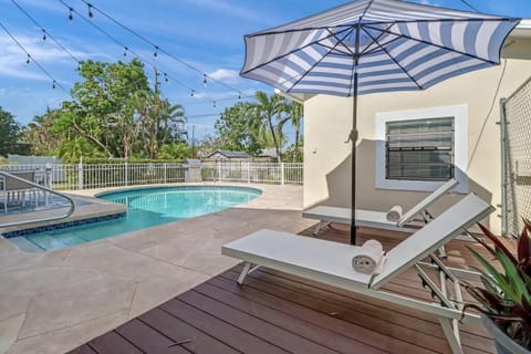 Patio, Day, View (from property/room), Pool view, Swimming pool, sunbed