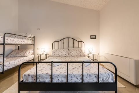 Villa Eleonora Residence App to 1 House in La Maddalena