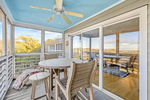 Catch and Relax Condo in Pine Knoll Shores