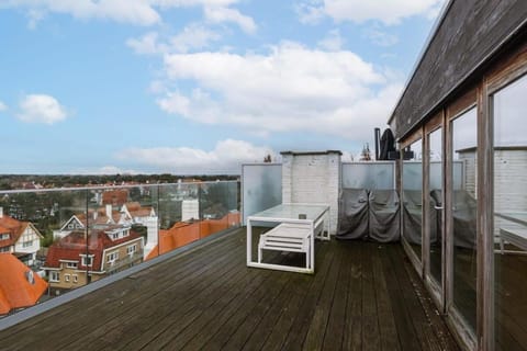 Modern renovated apartment with terrace and parking Apartment in Knokke-Heist