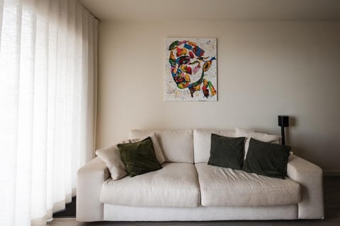 Let's Go Getaways - Raversijde Apartment in Ostend