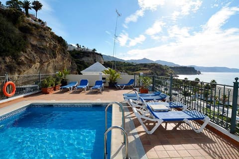 Pool view, Sea view, Swimming pool, sunbed