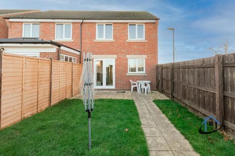 Property building, Day, Garden, Garden view