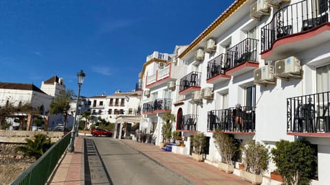 Property building, Street view