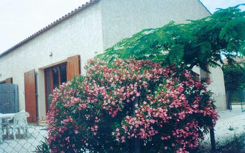 Les lauriers House in La Londe-les-Maures