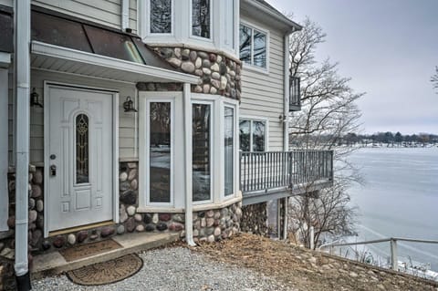 Lakefront Genoa City Home with Private Beach Casa in Powers Lake