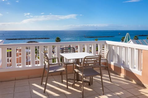 Patio, Day, Natural landscape, View (from property/room), Balcony/Terrace, Living room, Seating area, Dining area, Sea view