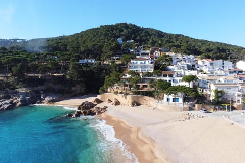 Property building, Bird's eye view, Mountain view, Sea view