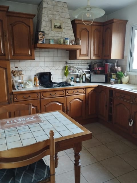 Kitchen or kitchenette, Dining area, minibar, pet friendly, toaster