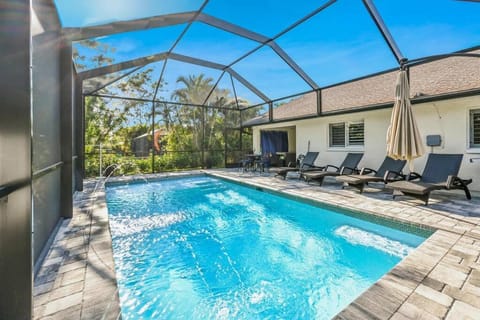 Pool view, Swimming pool, sunbed