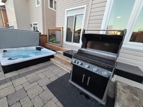 Living the Dream with Inground Heated Pool, Hot Tub, & Beach House in Cobourg