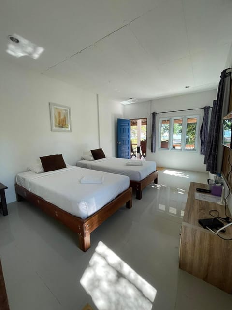 To sea bed&breakfast by nitipornresort Bed and Breakfast in Ko Phayam