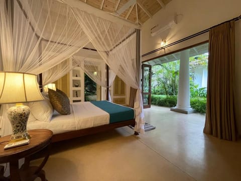 Claire Villa by Younger Villas & Resorts Bed and Breakfast in Ahangama