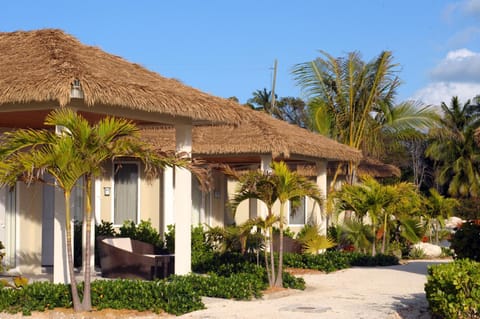 Sky Beach Club Bungalow 2 cabin House in North Eleuthera