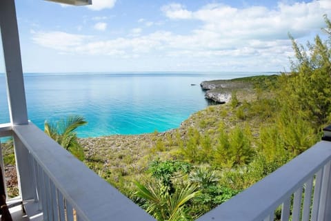 Blue Love Point home Maison in North Eleuthera