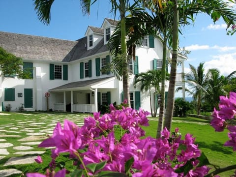 Buccaneer Hill home Casa in Governors Harbour