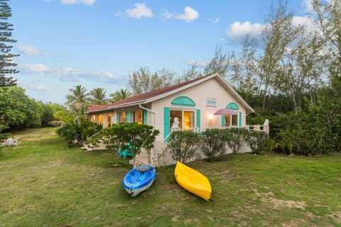 Moonflower home House in North Eleuthera