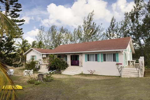 Moonflower home House in North Eleuthera