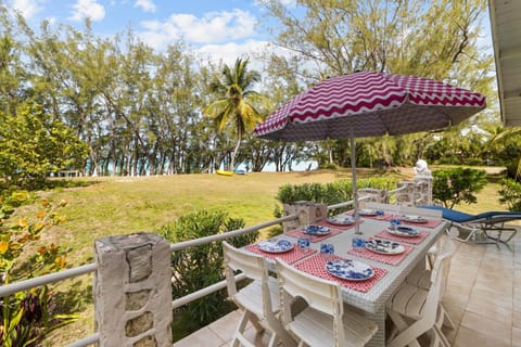 Moonflower home House in North Eleuthera