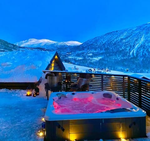 Night, Natural landscape, Winter, Hot Tub, Mountain view